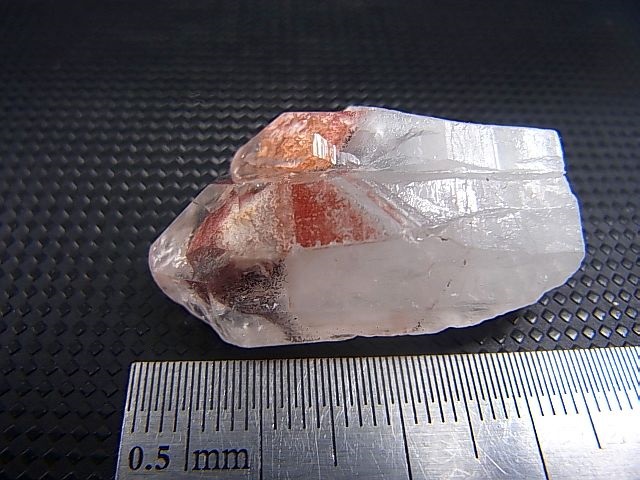 画像: ザンビア産レッドファントム水晶 10.7g