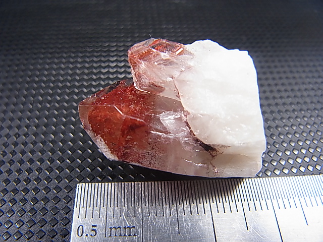 画像: ザンビア産レッドファントム水晶 10.4g