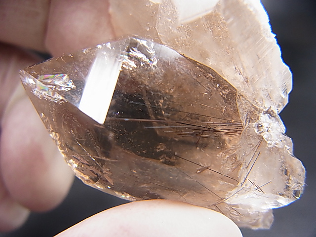 画像: インド・マニハール産ウォータークリアライトスモーキー水晶（ゴールド＆コッパールチル入り） 44.7g