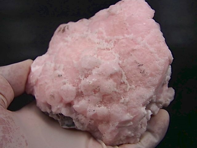 画像: キャビネットサイズ：南アフリカ産ピンクマンガンカルサイト原石（強蛍光） 513.0g