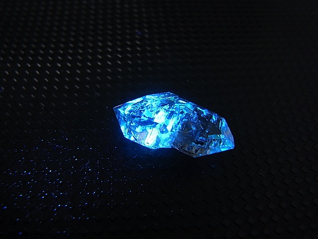 画像: スペイン・アストゥリアス産ペトロリウム水晶 1.2g