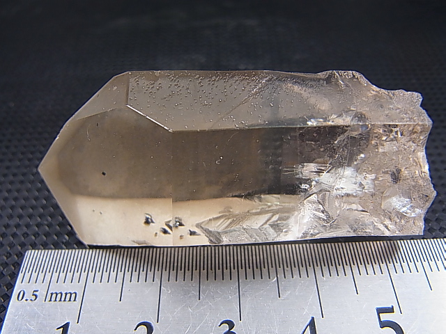 画像: ノルウェー産ライトスモーキー水晶ポイント（アナテース外部付着/内包） 37.6g