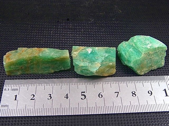 画像: スウェーデン産アマゾナイト原石 3点セット トータル 32.2g