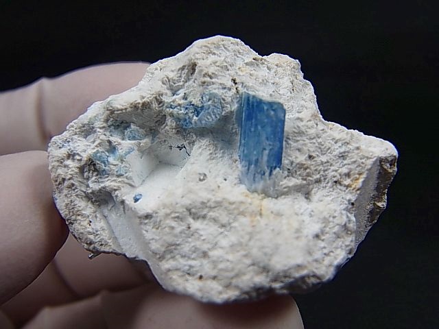 画像2: ベトナム・タインホア産宝石品質アクアマリン付きカオリナイト 27.8g