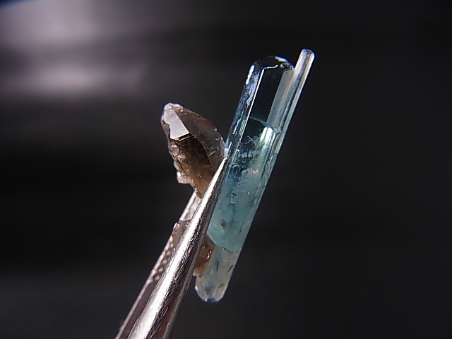画像: ベトナム・タインホア産アクアマリン付きスモーキー水晶 1.1g