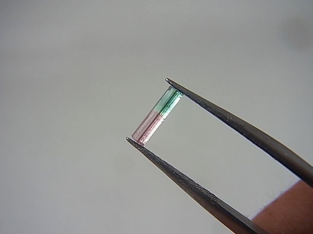 画像: ブラジル産バイカラートルマリン（ピンク/グリーン）柱状結晶 0.2カラット