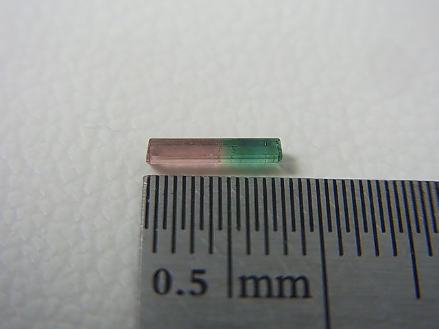 画像: ブラジル産バイカラートルマリン（ピンク/グリーン）柱状結晶 0.2カラット