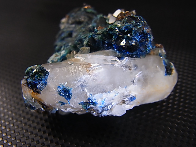 画像: カナダ産ラズライト（天藍石）＆水晶原石 41.9g