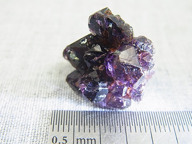 画像: タンザニア・マヘンゲ産アメジスト原石（ゲーサイト入り） 6.5g