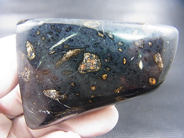 画像1: 南アフリカ産キンバーライト研磨原石 95.7g