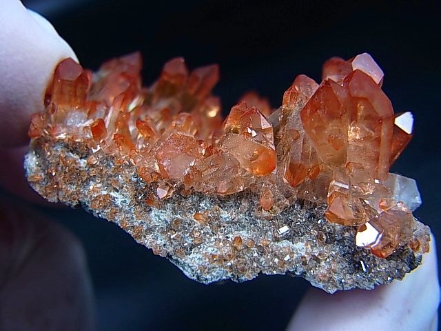 画像: スウェーデン産ヘマタイト（タンジェリン）水晶クラスター 34.5g