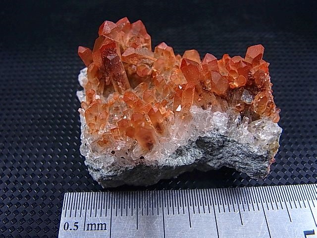 画像: スウェーデン産ヘマタイト（タンジェリン）水晶クラスター 34.5g