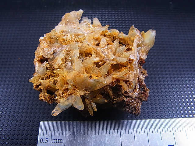 画像: 群馬県三ツ岩岳産日本式双晶クラスター 29.3g