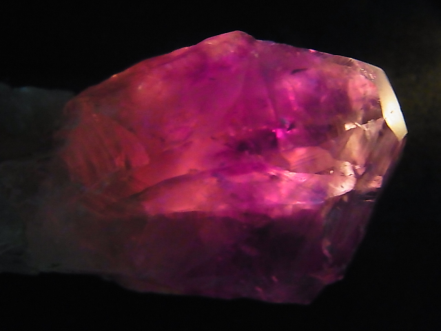 【ジンバブエ/ザンベジ/マショナランド産】セプターアメジスト ジンバブエ/ザンベジ/マショナランド産】セプターアメジスト