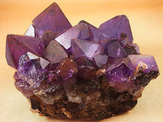 画像1: キャビネットサイズ：ナイジェリア・ナサラワ産ダークパープルカラーアメジスト原石クラスター 1,974.3g