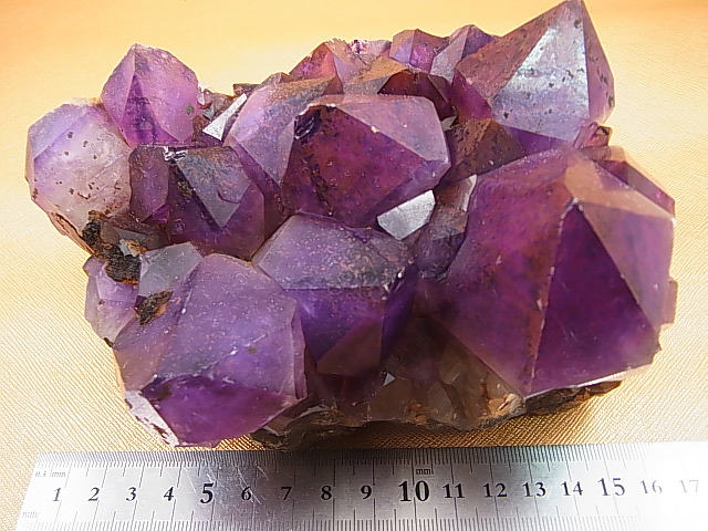 画像: キャビネットサイズ：ナイジェリア・ナサラワ産ダークパープルカラーアメジスト原石クラスター 1,974.3g