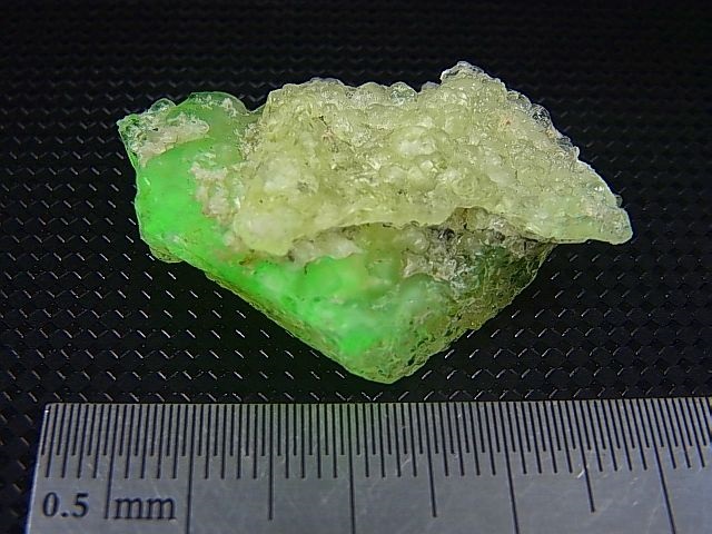 画像: ナミビア・エロンゴ産強蛍光ハイアライト（玉滴石オパール）原石 7.5g