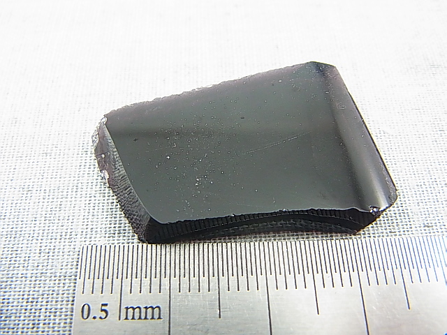 画像: 飯盛ラボストーン（IL-stone）「アメジストバイオレットカラー」ガラス原石 37.0カラット