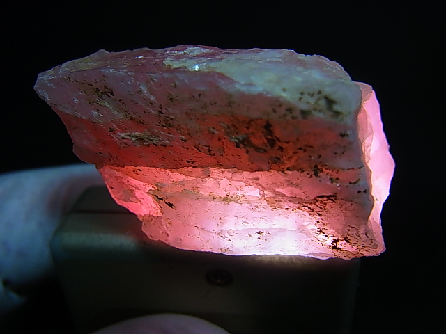 画像: 福島県桜石山産ローズクォーツ（紅石英）原石（ディープカラー） 45.0g