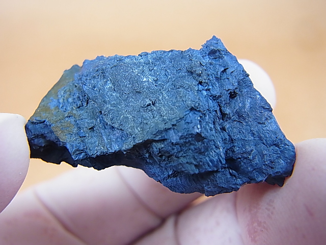 画像: カザフスタン産リーベカイト（リーベック閃石）原石 11.3g