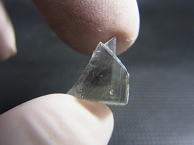 画像: フランス・ピュイドドーム産フローライト原石 3.3g