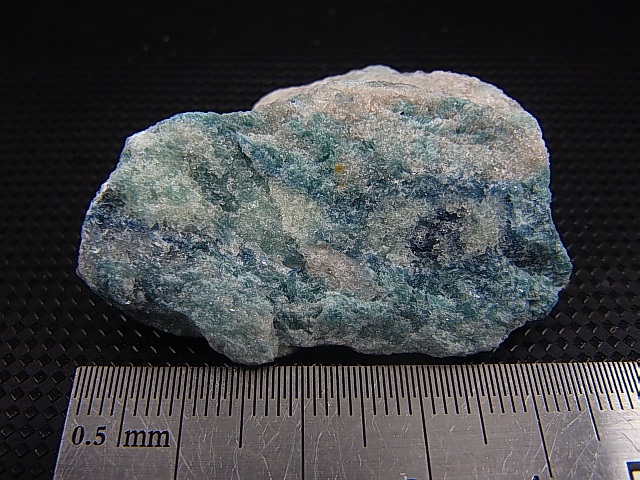 画像: スウェーデン産トロレアイト（トロール石）原石 28.2g