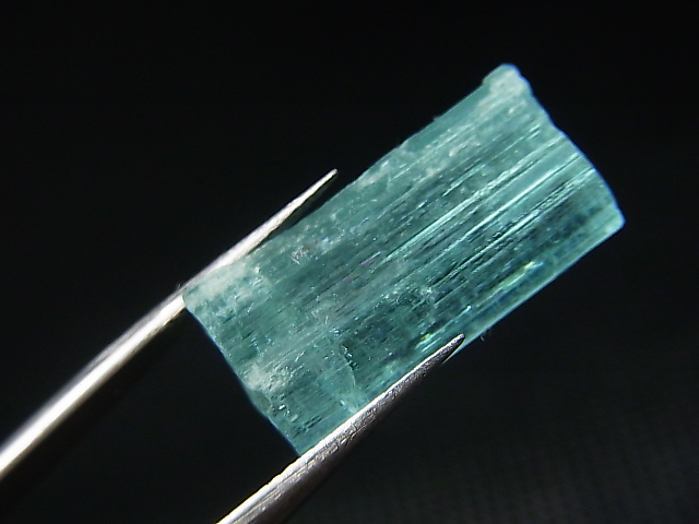 画像: ロシア・ザバイカル産アクアマリン柱状結晶原石 13.2カラット