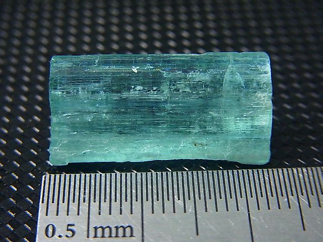 画像: ロシア・ザバイカル産アクアマリン柱状結晶原石 13.2カラット