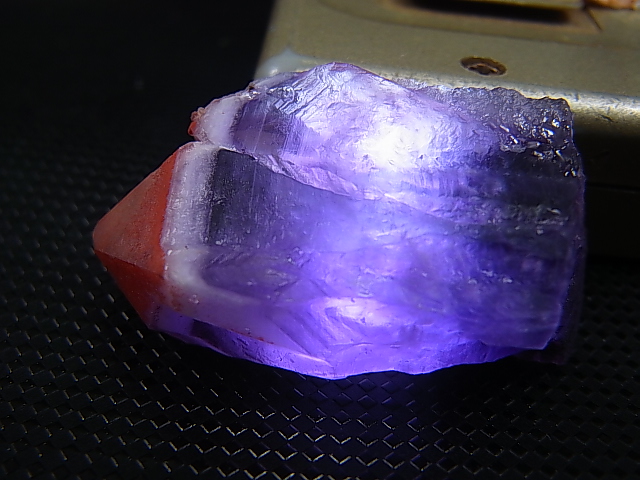 画像: ドイツ・ザクセン州産レッドキャップアメジスト原石 18.1g