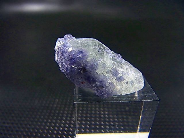 画像: ドイツ・ザクセン州産フローライト付き水晶ポイント 3.6g