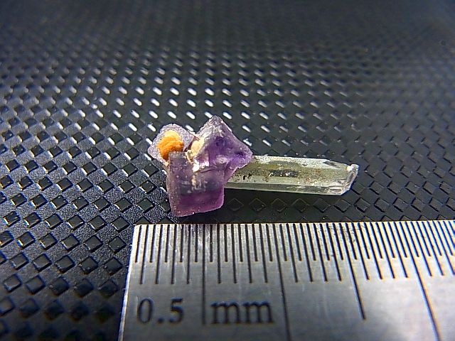 画像: ドイツ・ザクセン州産フローライト＆シデライト付き水晶ポイント 0.4g