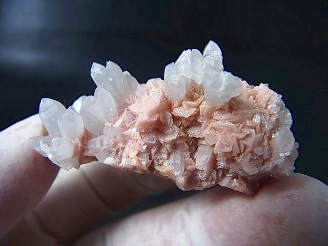 画像: ルーマニア産ロードクロサイト/水晶原石 32.7g