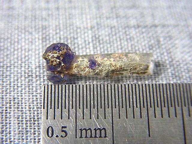 画像: ドイツ・ザクセン州産フローライトon水晶（パイライト付き） 0.4g