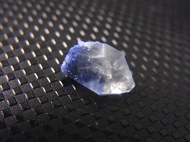 画像: デュモルチェライトインクオーツ（錐面結晶付き） 0.3g