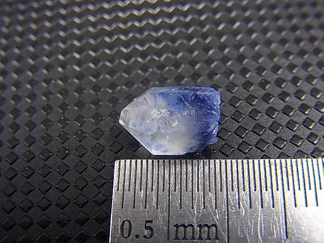 画像: デュモルチェライトインクオーツ（錐面結晶付き） 0.3g