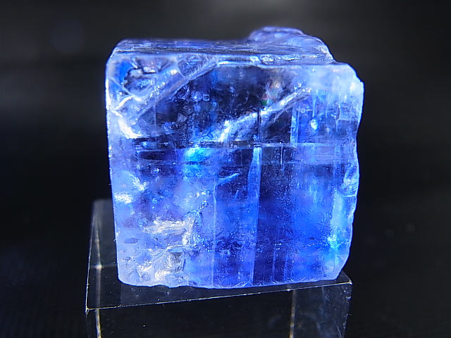 画像: イラン産ブルーハライト原石 45.6g