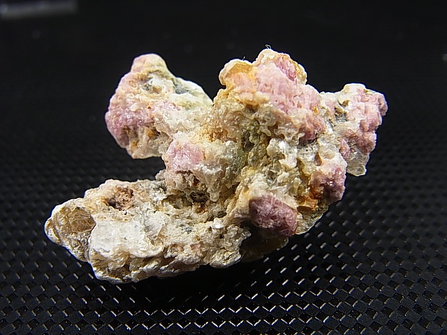 画像: ベトナムLuc Yen産ピンクスピネルinマイカ原石 9.9ｇ
