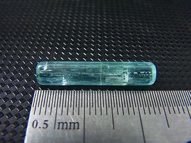 画像: ロシア・ザバイカル産アクアマリン柱状結晶原石（研磨） 5.1カラット