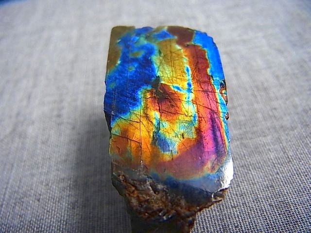 画像: フィンランド・ユレマー産スペクトロライト（ブルーマトリクス）原石ブロック（2面研磨） 30.7g