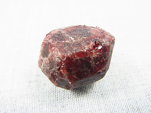画像2: フィンランド・ヘルシンキ産アルマンディンガーネット原石 16.5g