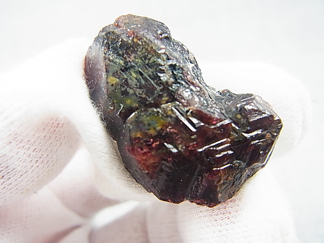 画像: フィンランド・ヘルシンキ産アルマンディンガーネット双晶原石（研磨面あり） 16.1g