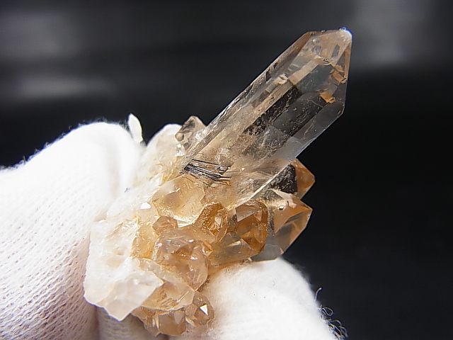 画像: ノルウェー産コッパールチル入りスモーキー水晶原石（連晶） 10.4g