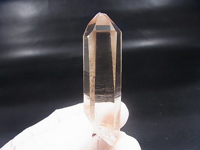 画像: ノルウェー産ライトスモーキー水晶ポイント（アナテースインクルージョン） 22.8g