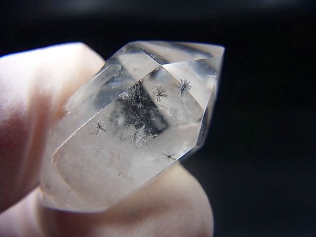 画像: マダガスカル産ホーランダイトインキャンドルクオーツ（錐面研磨） 7.2g