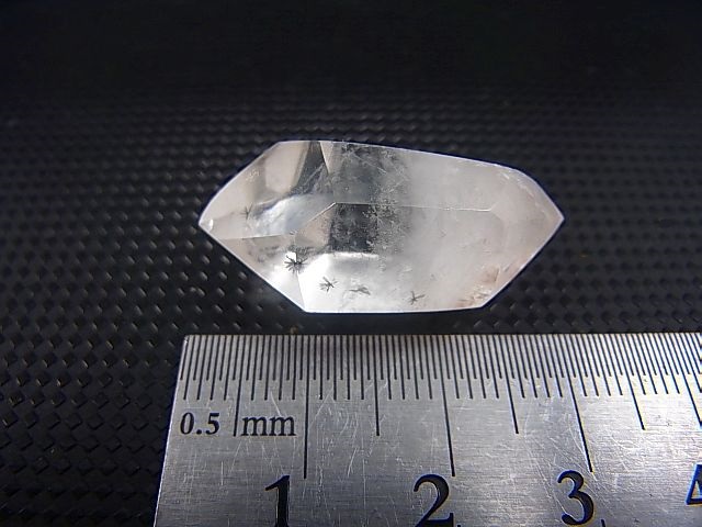 画像: マダガスカル産ホーランダイトインキャンドルクオーツ（錐面研磨） 7.2g