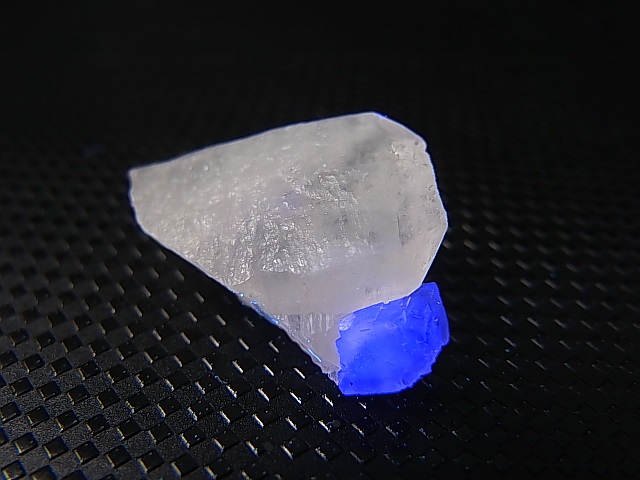 画像: ドイツ・ザクセン州産フローライトon水晶 2.3g