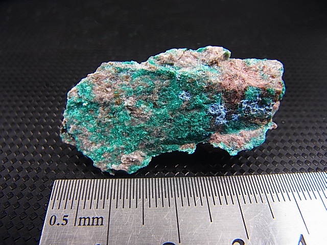 画像: アメリカ・アリゾナ産アホイト原石 8.6g