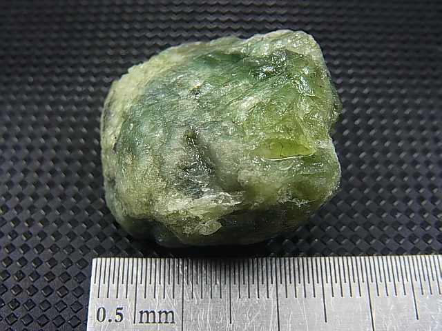 画像: ノルウェー産ペリドット（オリビン）原石 19.6g