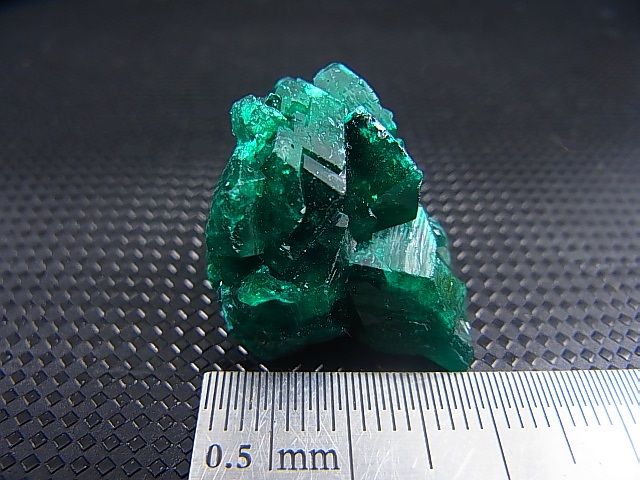 画像: コンゴ産ダイオプテーズ原石（大粒結晶） 7.7g