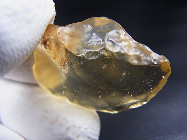 画像: ジュエリー品質：リビアングラス原石 8.3g